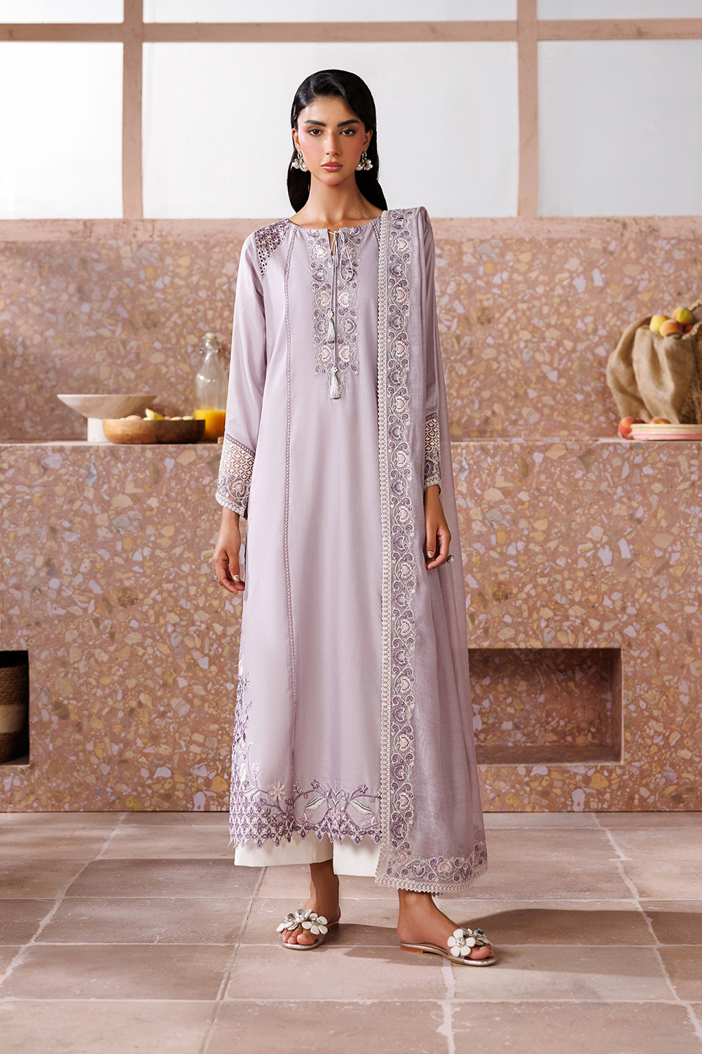 UE-697 Embroidered Lawn Main image