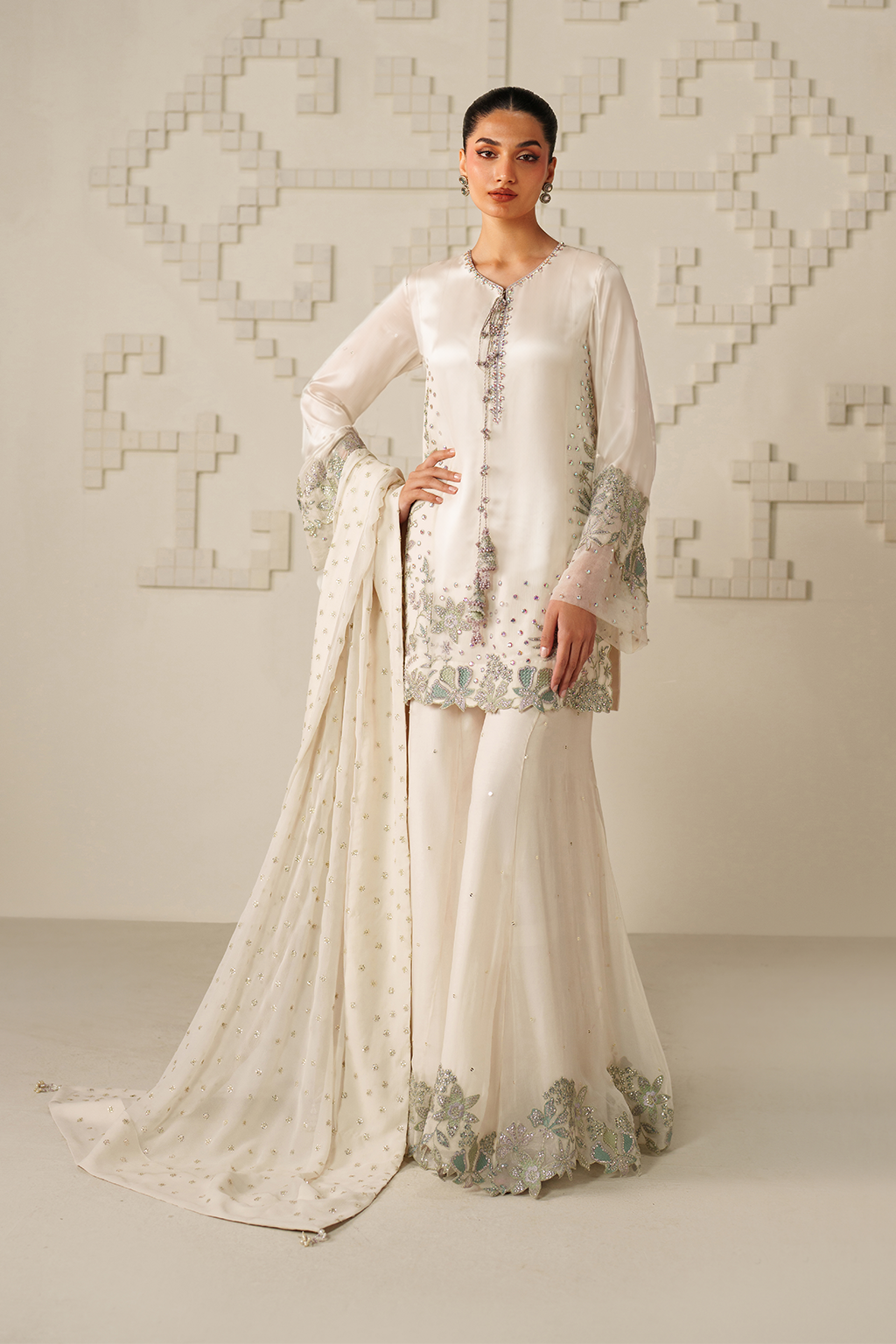 UE-620 Embroidered Ramen Silk - Iznik