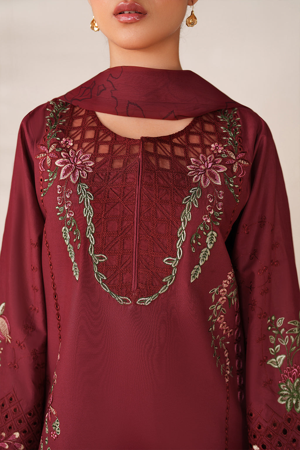 UE-610 Embroidered Lawn - Iznik Global