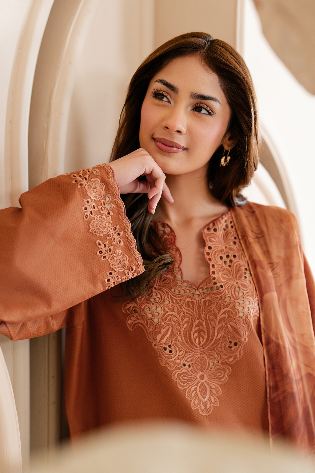 UE-461  Embroidered Lawn