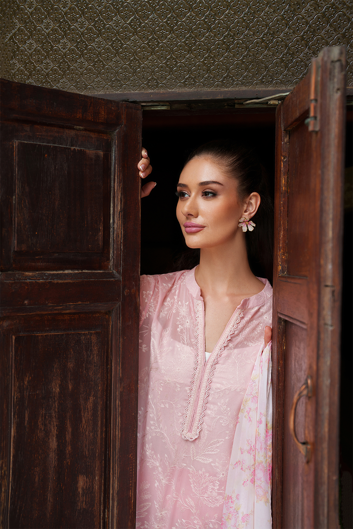 UE-511 Embroidered Lawn