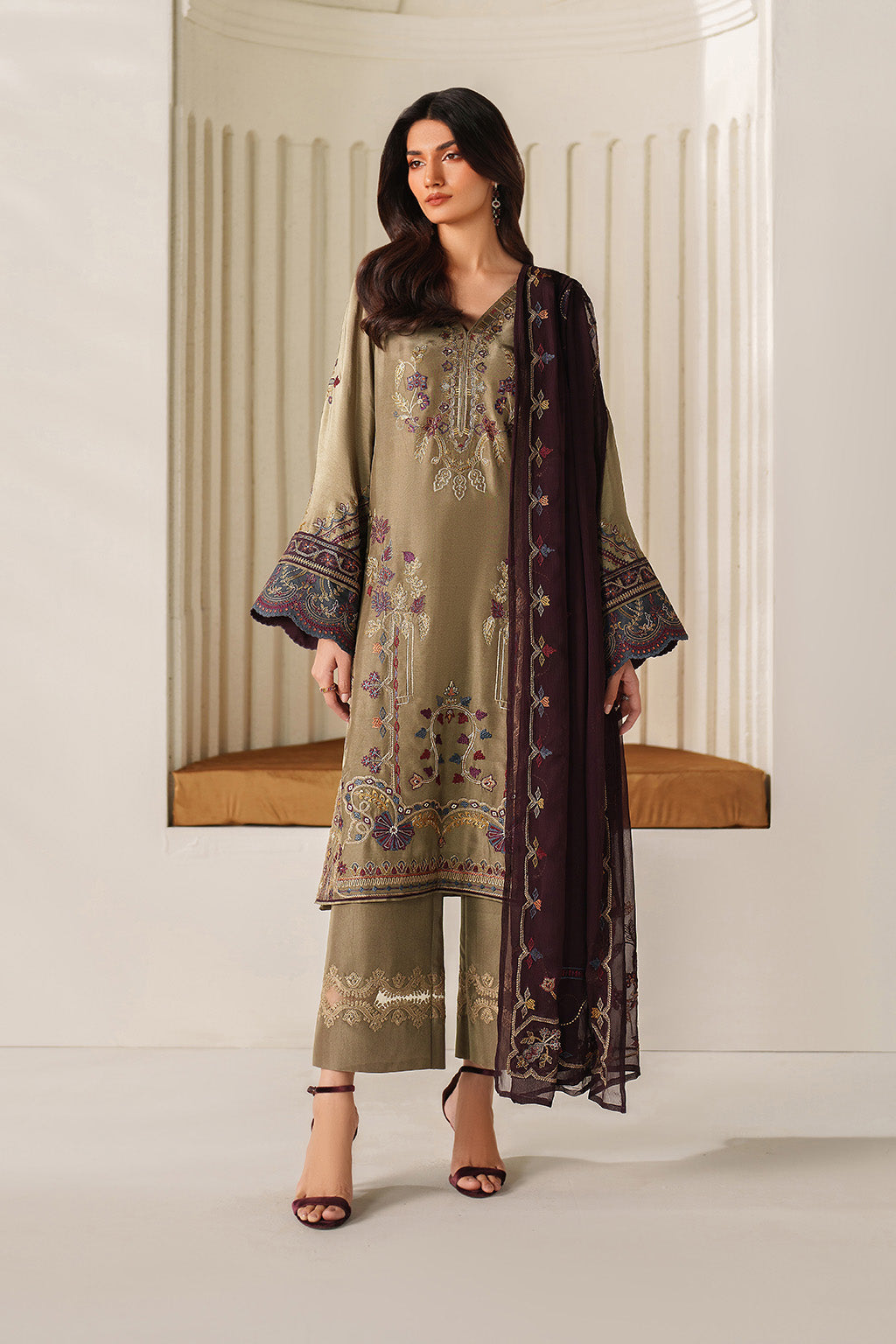 UE-614 Embroidered Ramen Silk Main image