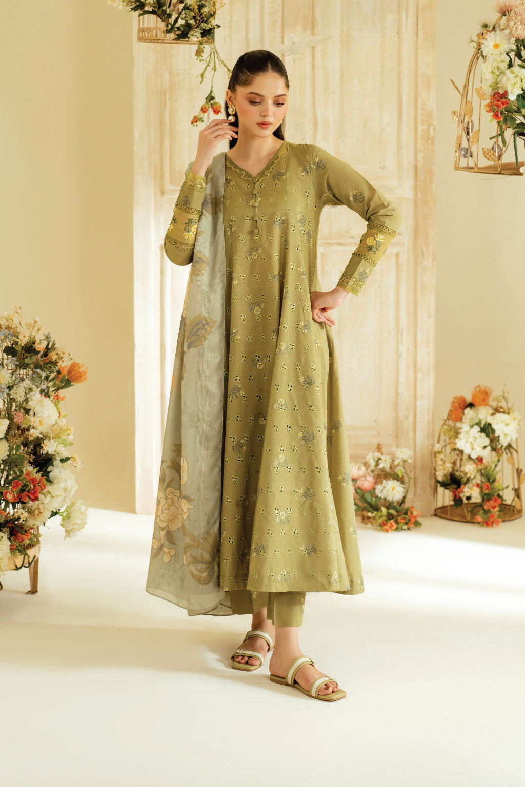 UE-447 Printed Lawn - Iznik