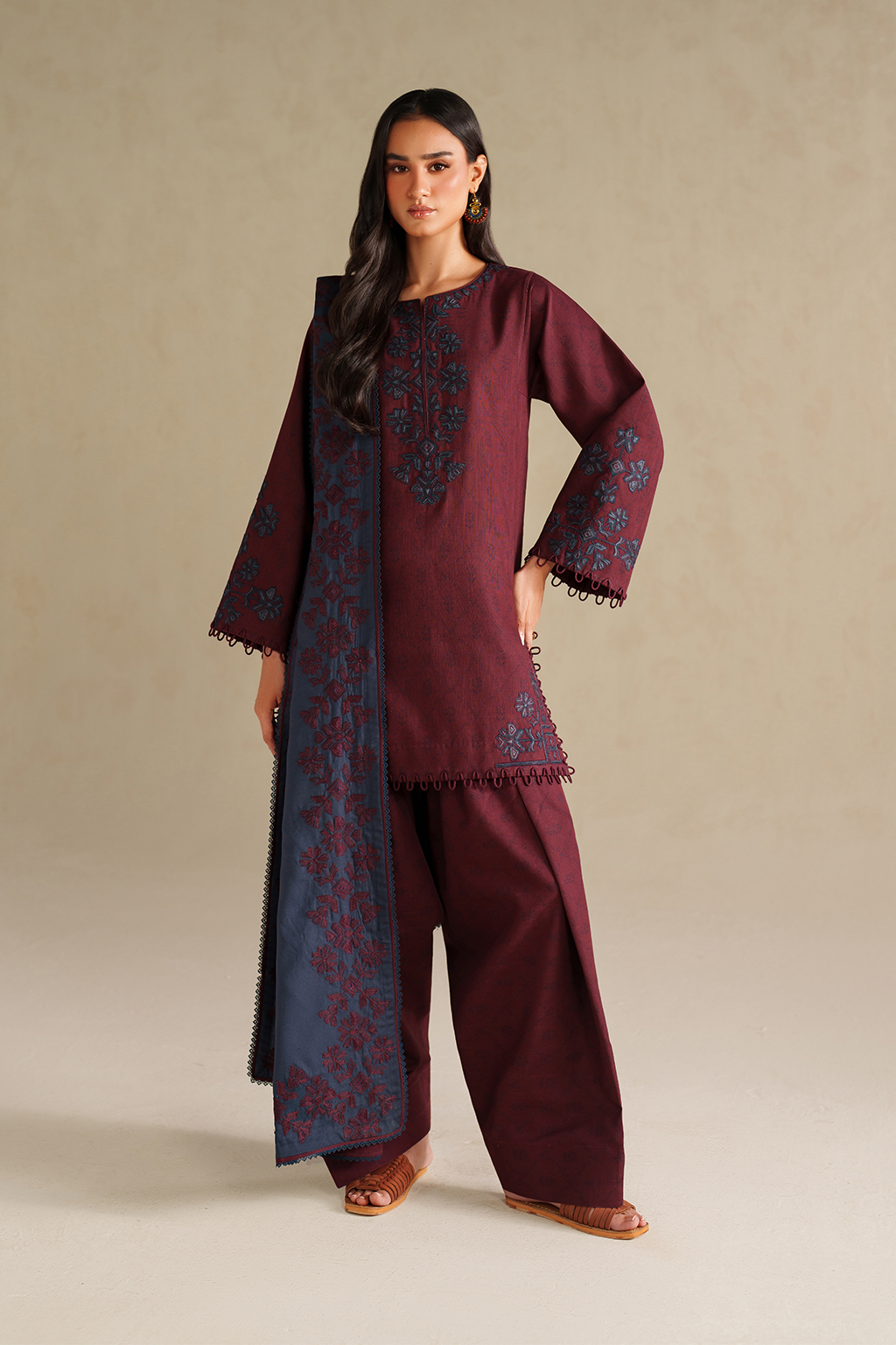UE-592 Printed Khaddar - Iznik Main image