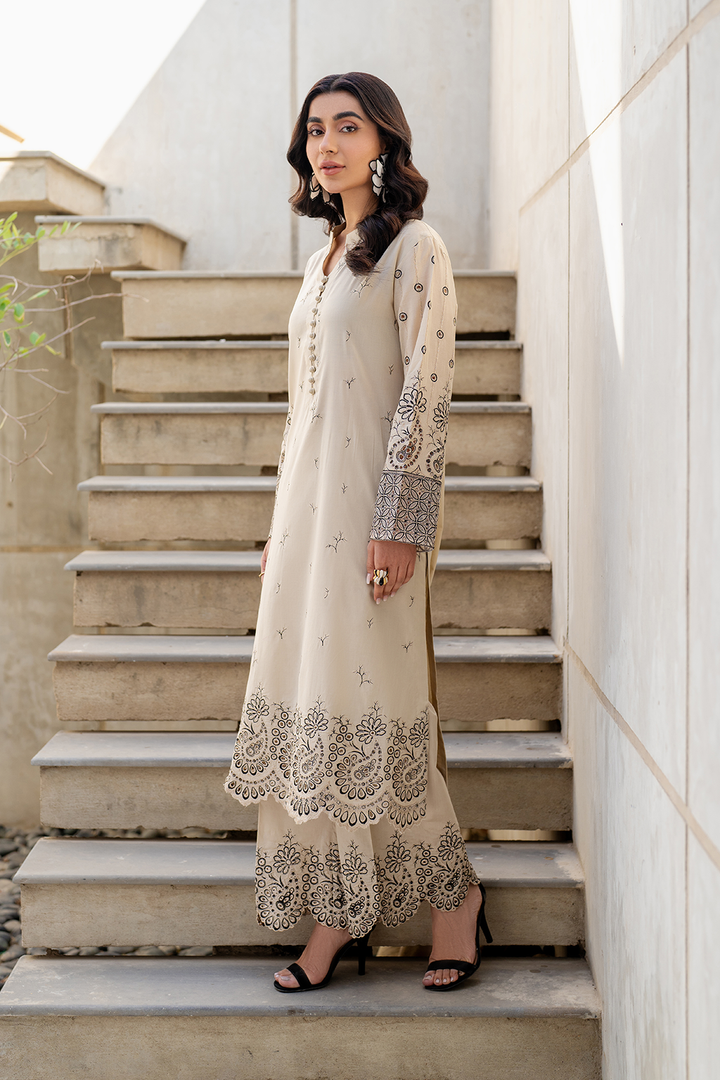IP-266 Embroidered Lawn - Iznik