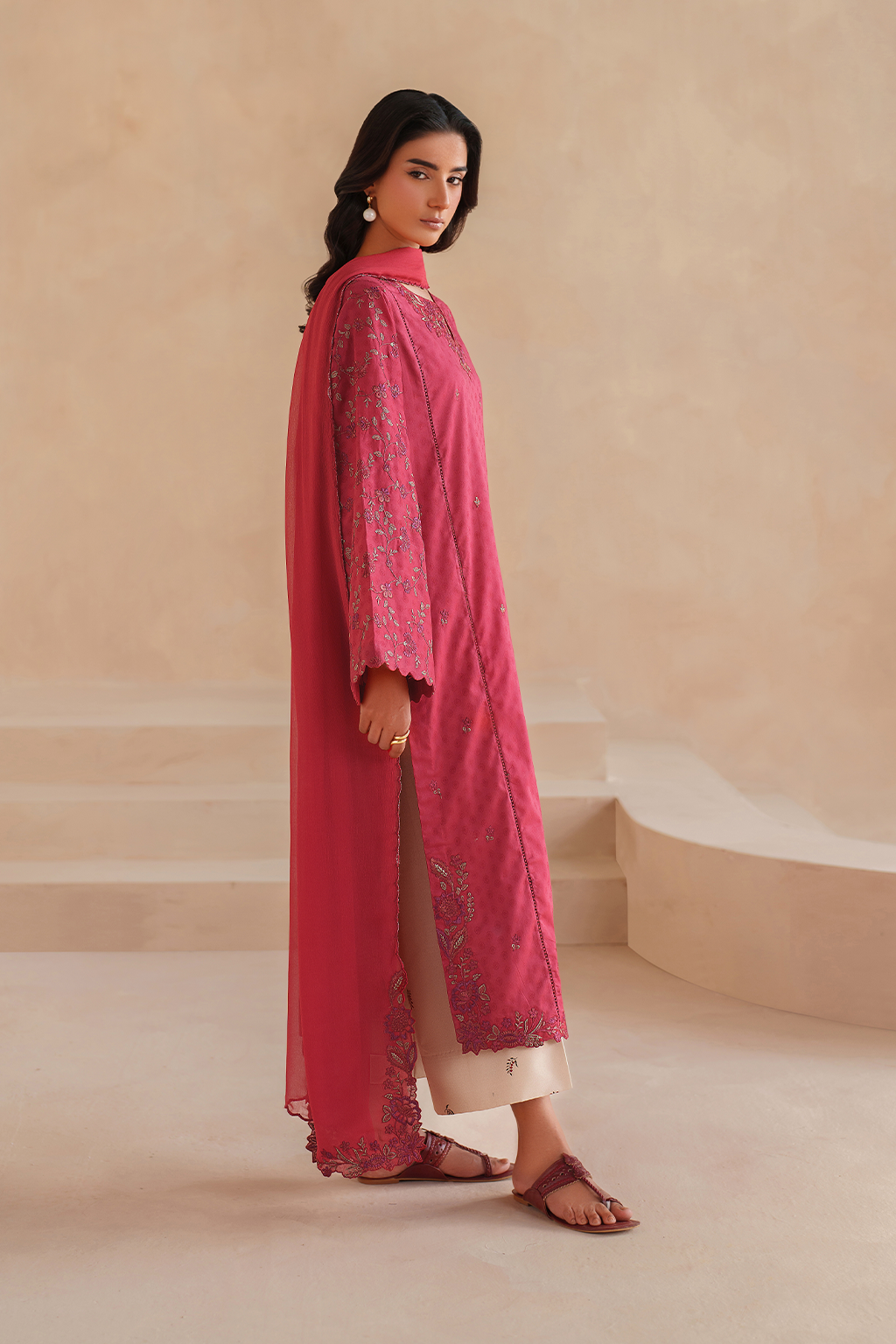 UE-596 Embroidered Lawn - Iznik