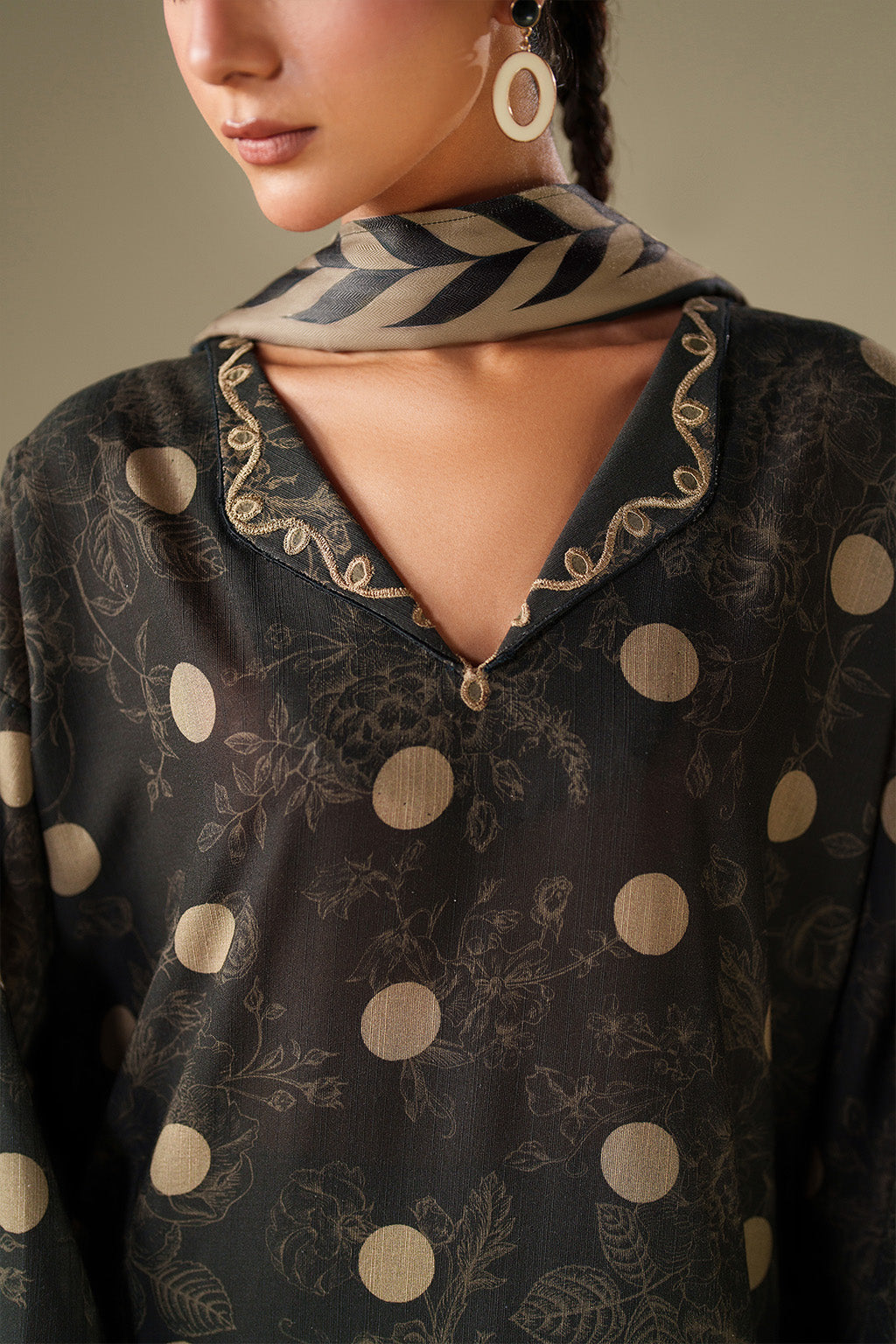 UE-571 Printed Khaddar