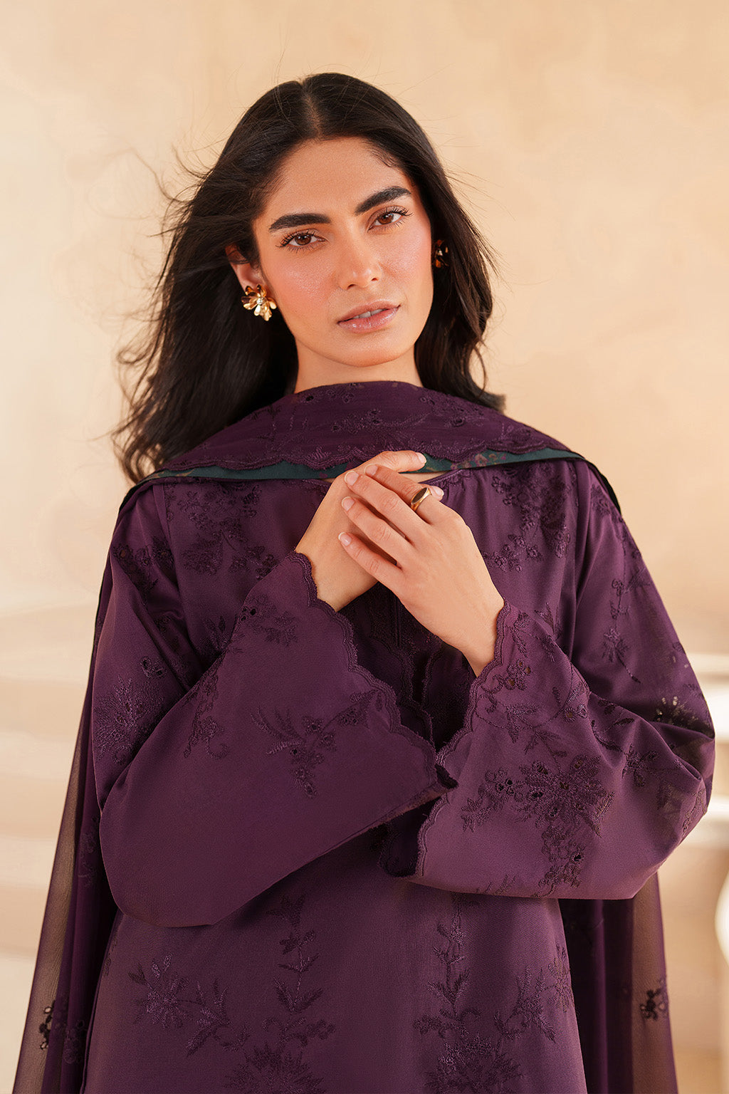 UE-602 Embroidered Lawn