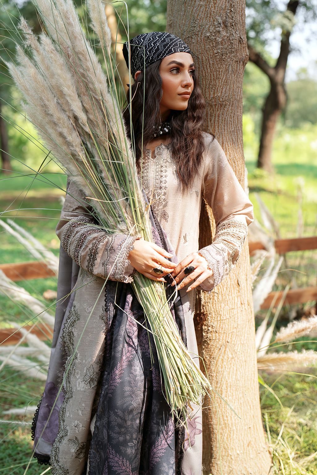 IPK-06 Embroidered Slub Khaddar - Iznik