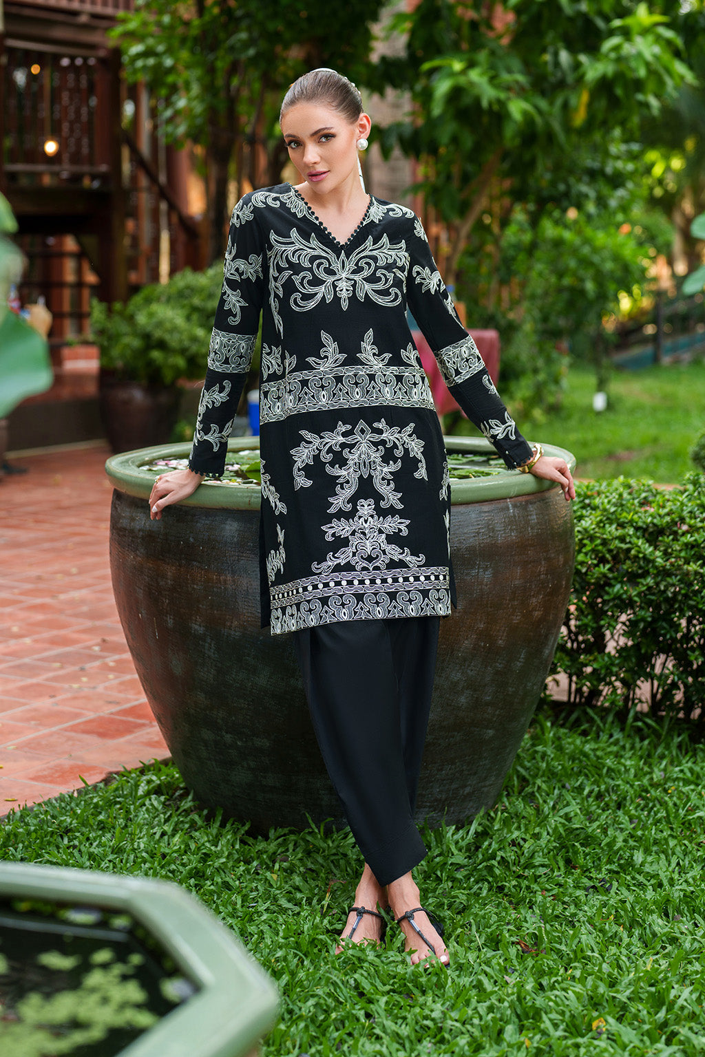 IP-331  Dyed  Lawn - Iznik