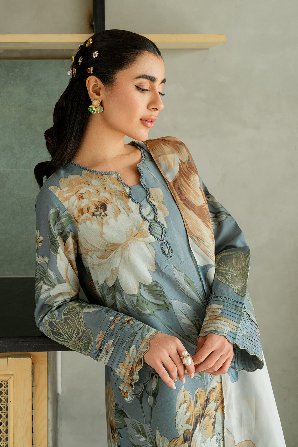 UE-409 Secondary image