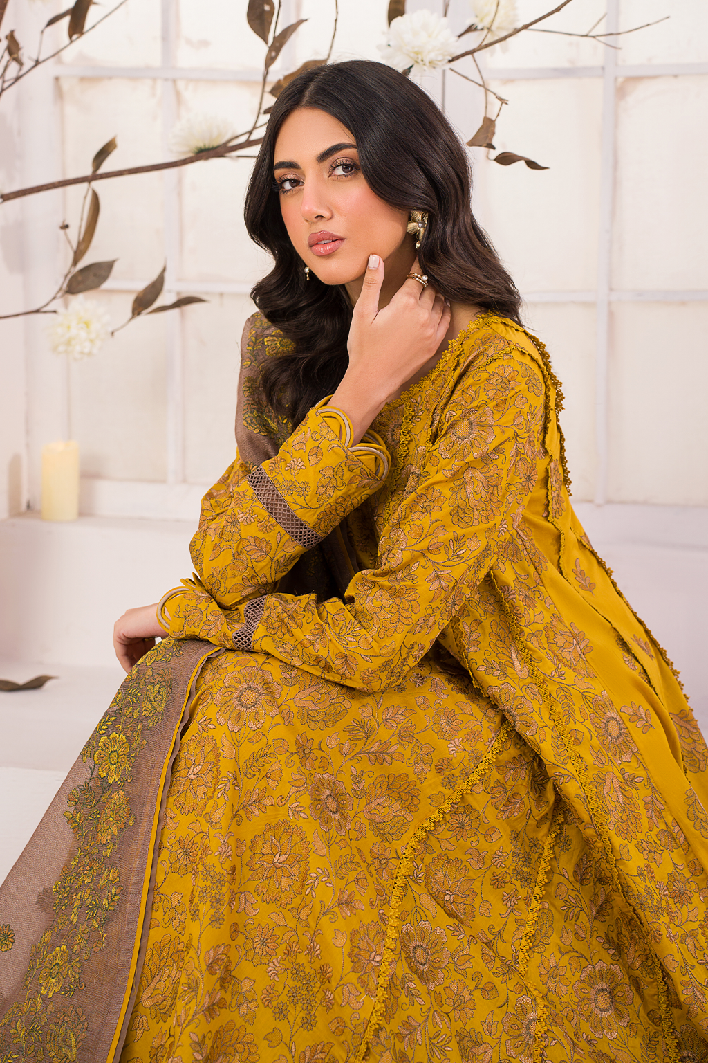 UE-201 Embroidered Lawn - Iznik