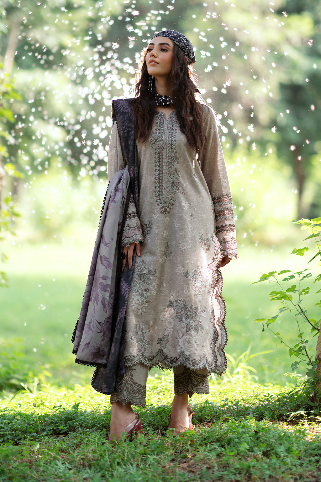 IPK-06 Embroidered Slub Khaddar - Iznik