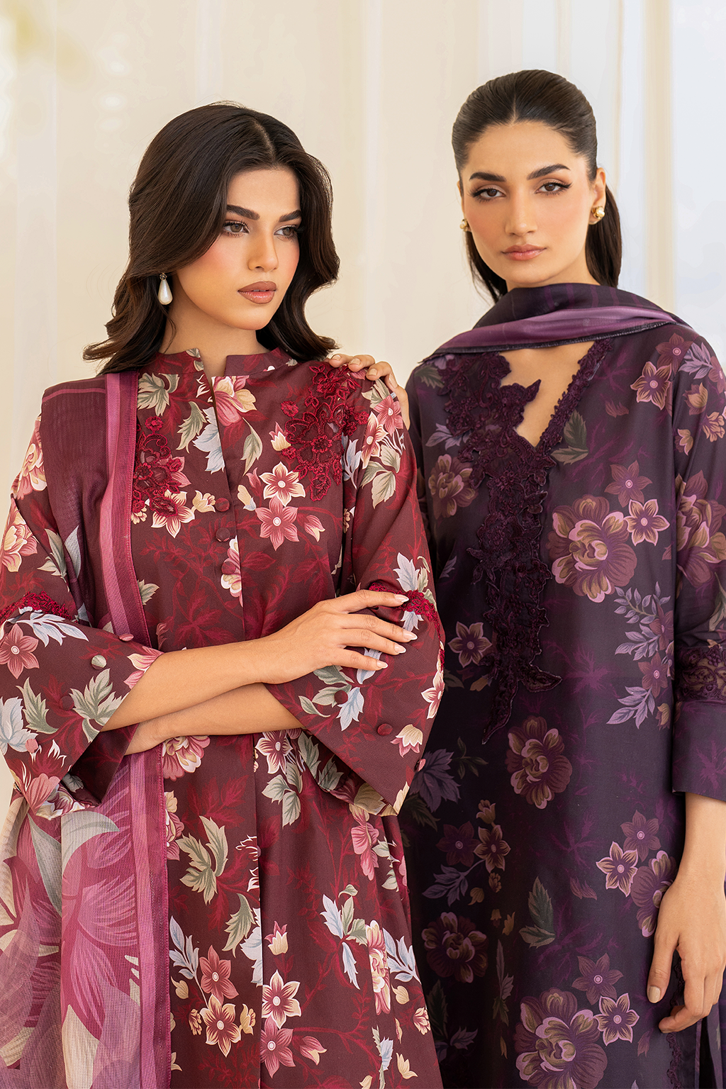 UE-439  Printed Lawn - Iznik