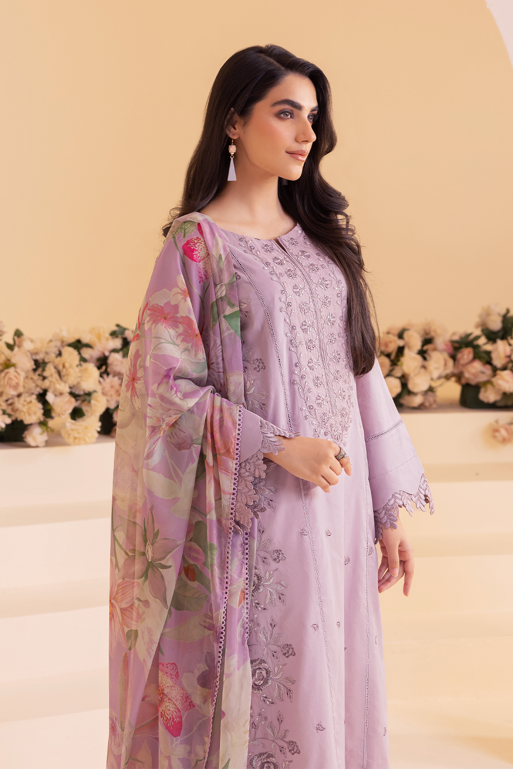 UE-254 Embroidered Lawn - Iznik