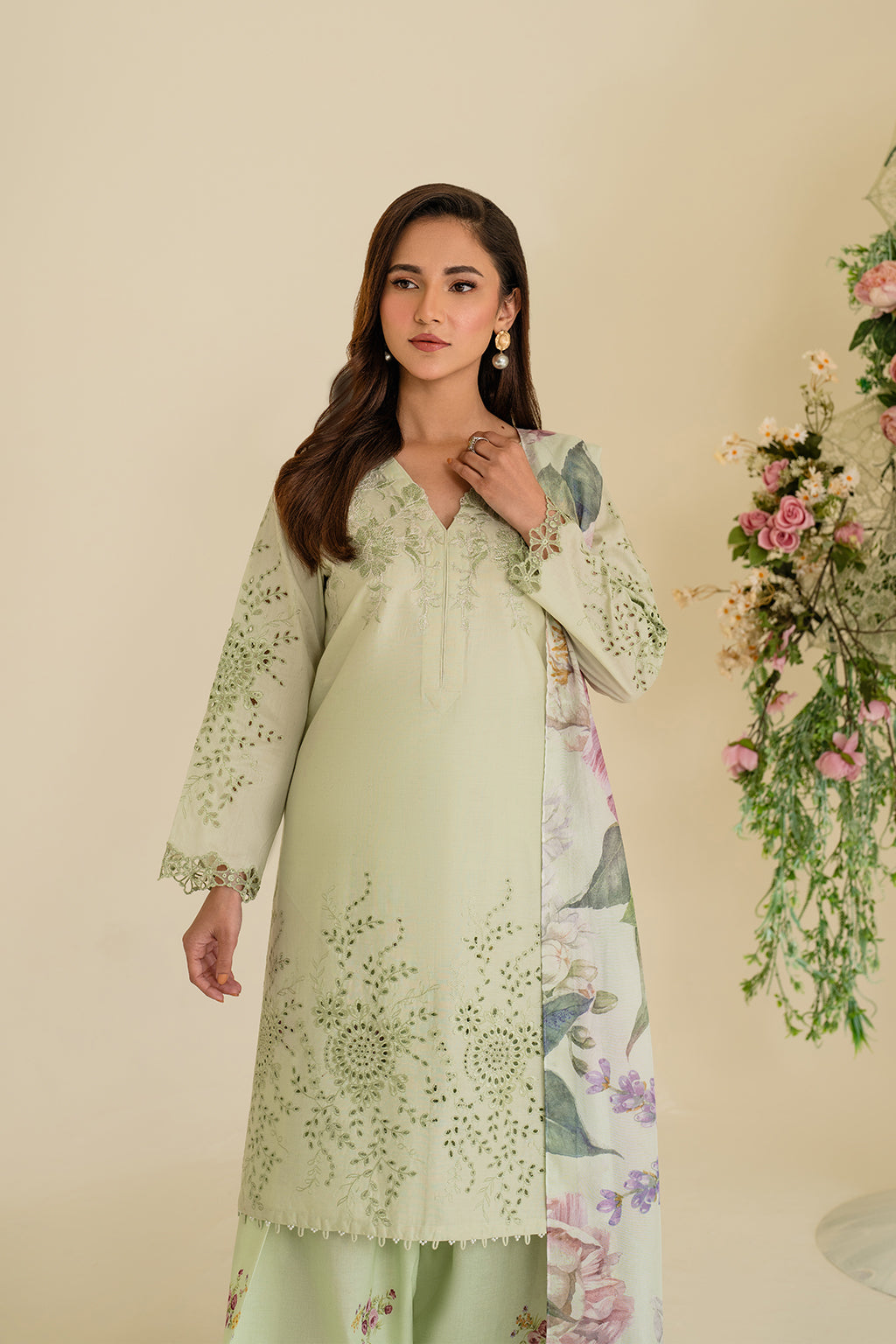 UE-423 Embroidered Textured Lawn