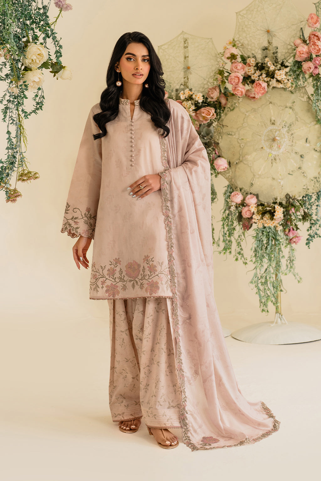UE-424 Embroidered Textured Lawn - Iznik