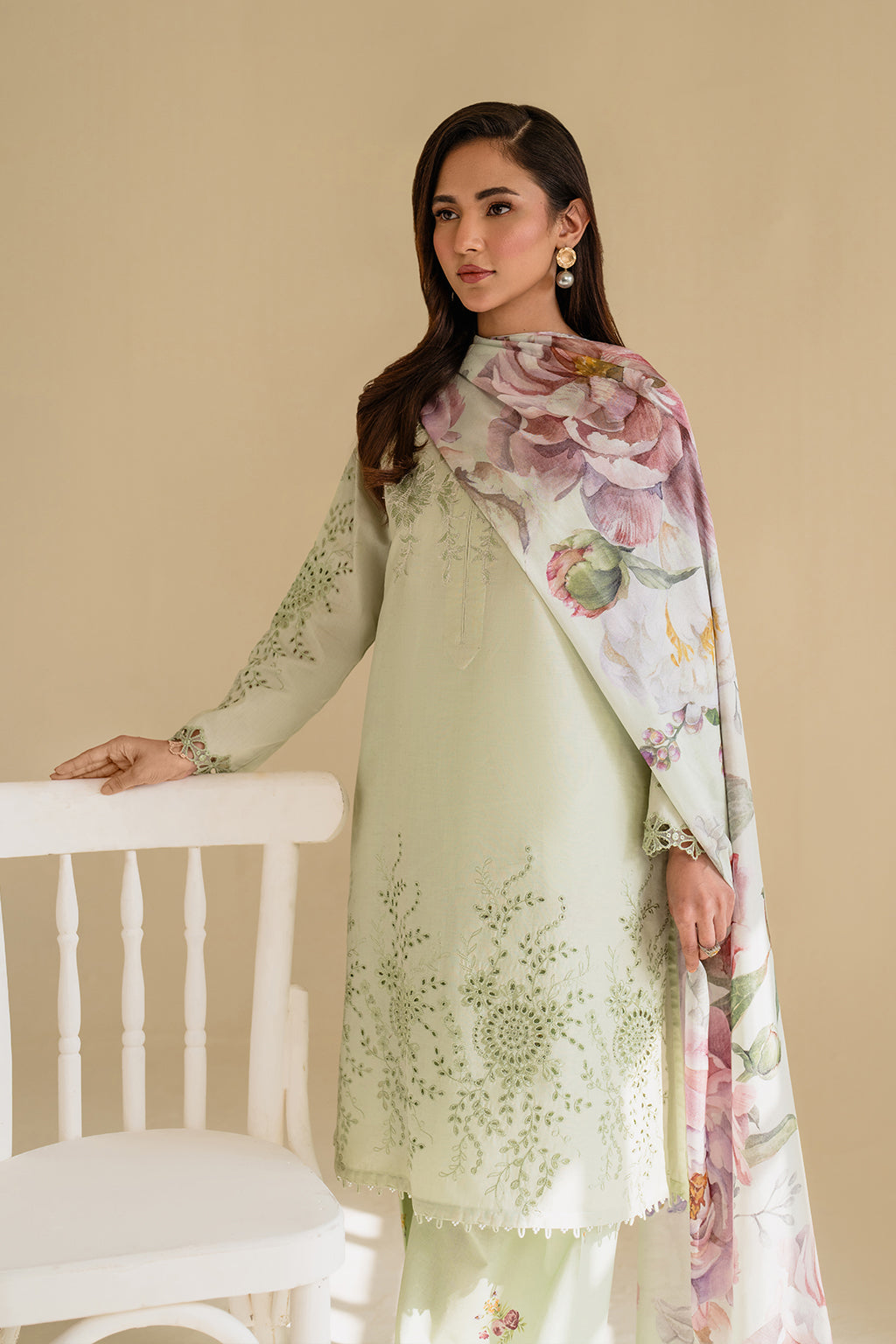 UE-423 Embroidered Textured Lawn