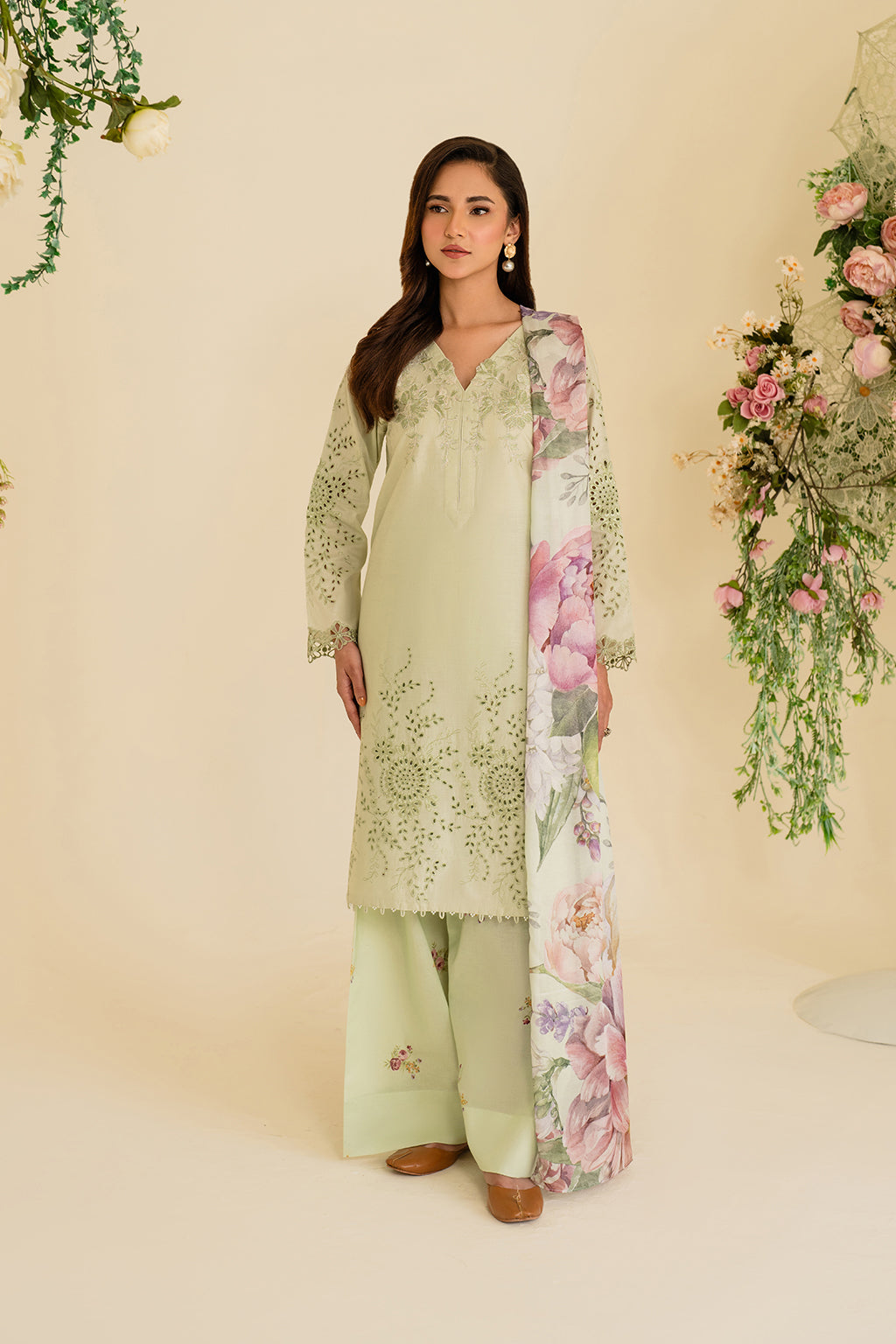 UE-423 Embroidered Textured Lawn