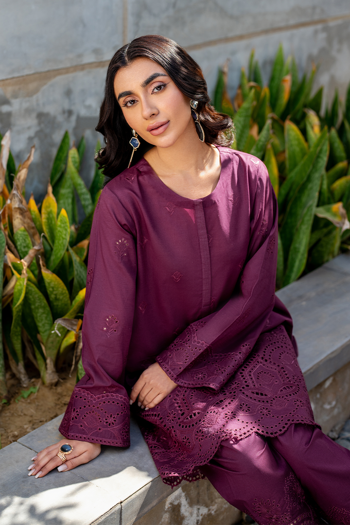 IP-265 Embroidered Lawn - Iznik