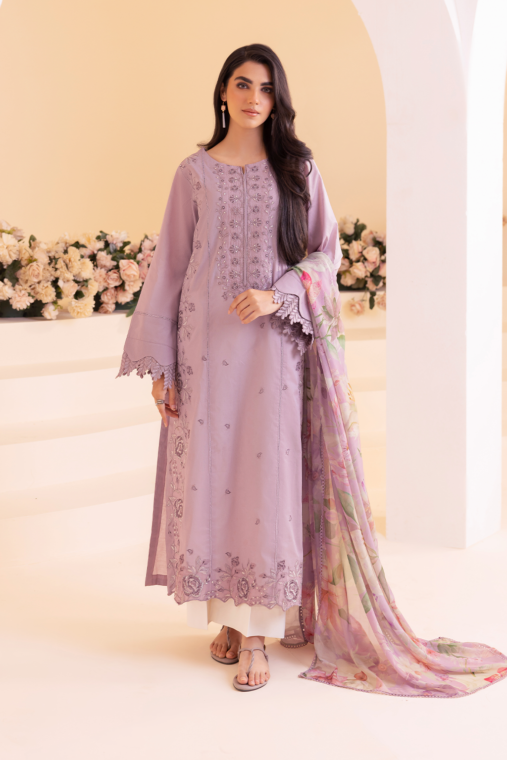 UE-254 Embroidered Lawn - Iznik