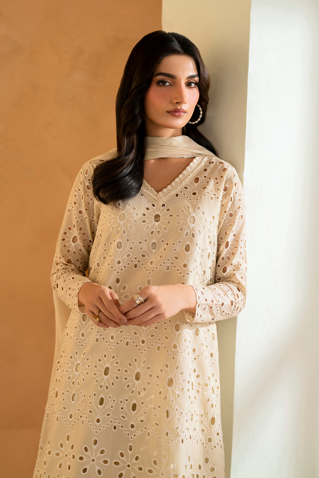 UE-471  Embroidered Lawn