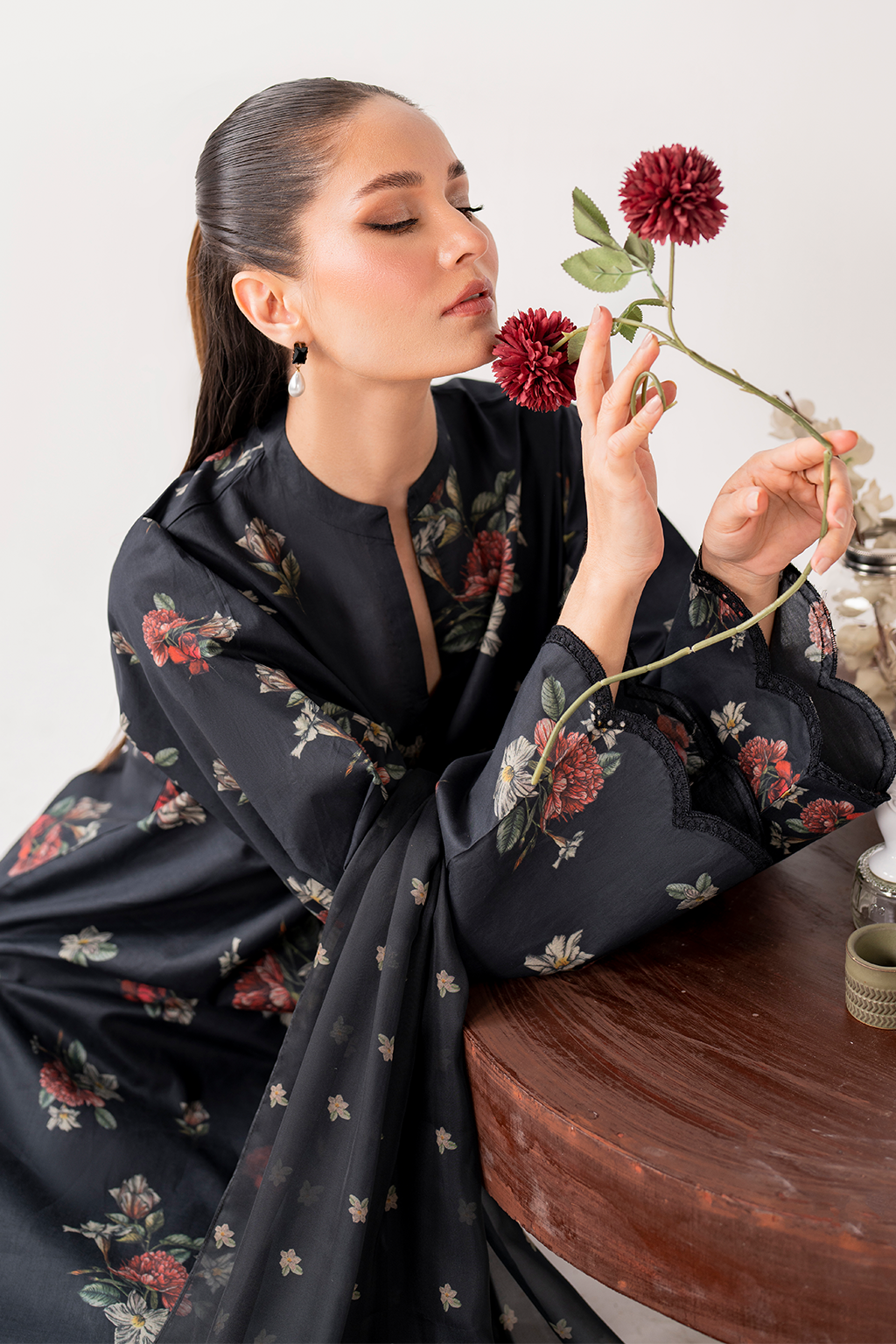 UE-268 Printed Lawn Secondary image