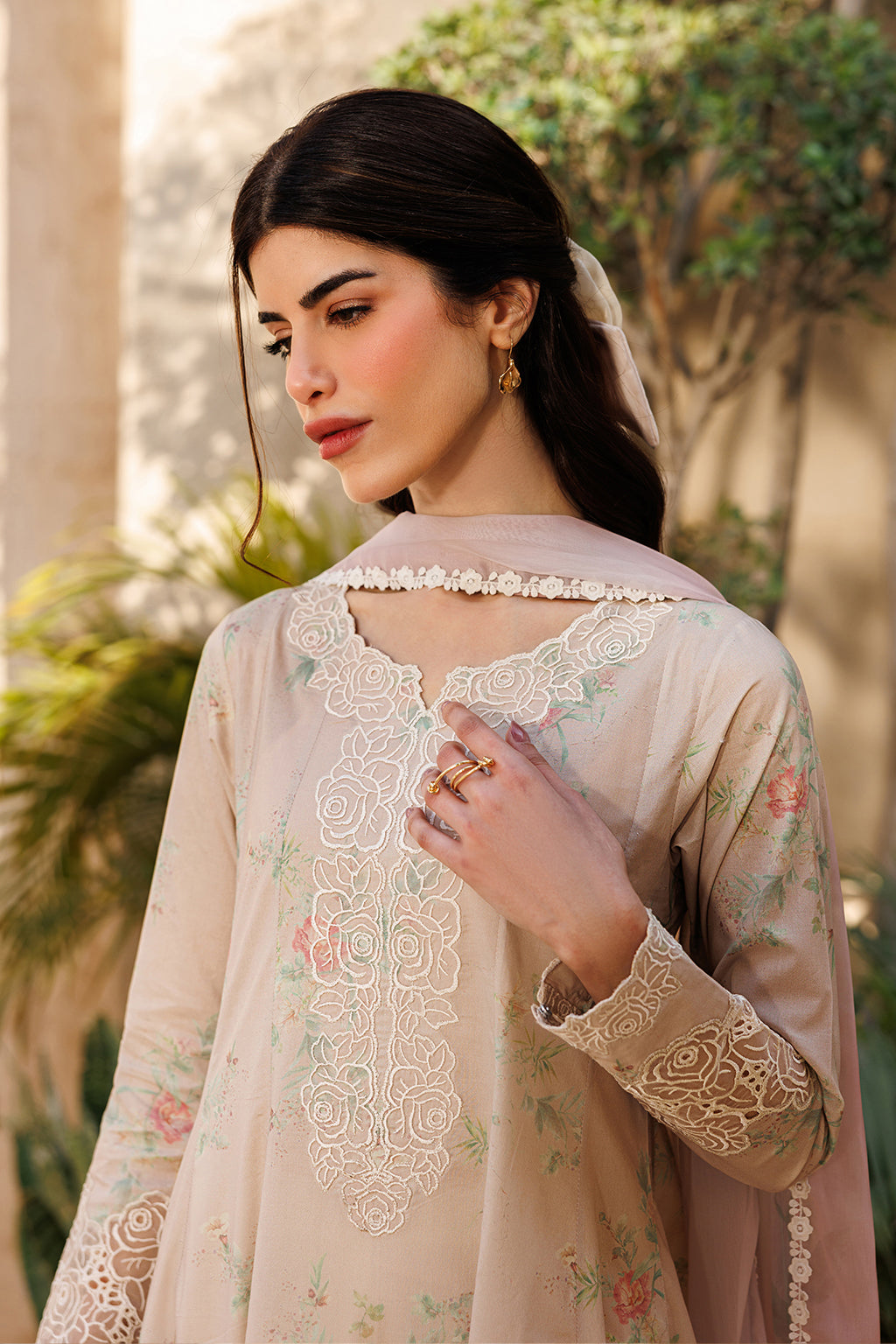 UE-673 Printed Lawn Secondary image