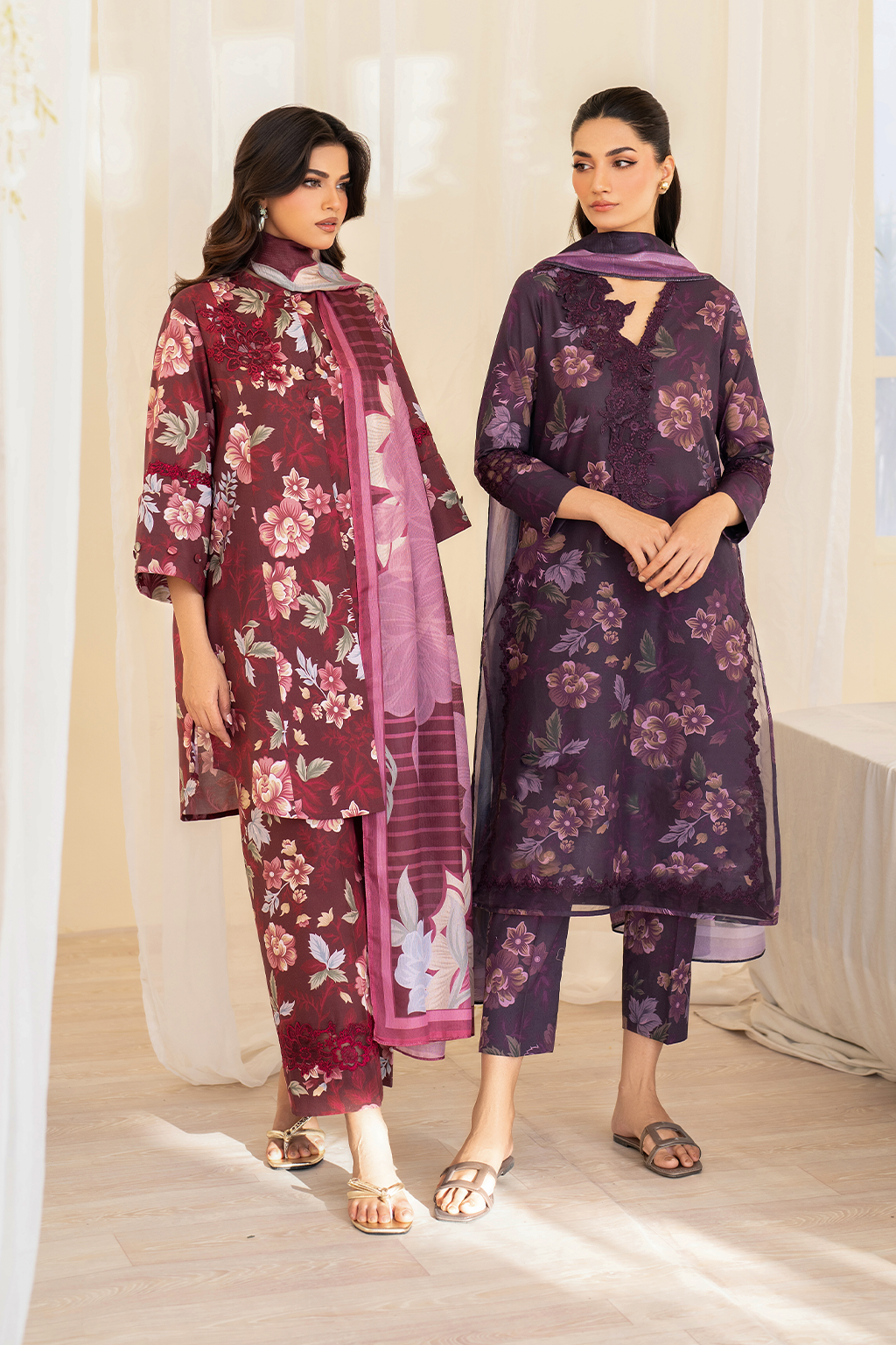 UE-439  Printed Lawn - Iznik