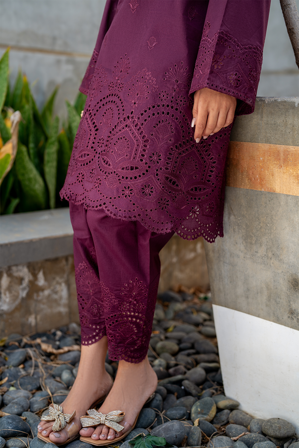 IP-265 Embroidered Lawn - Iznik
