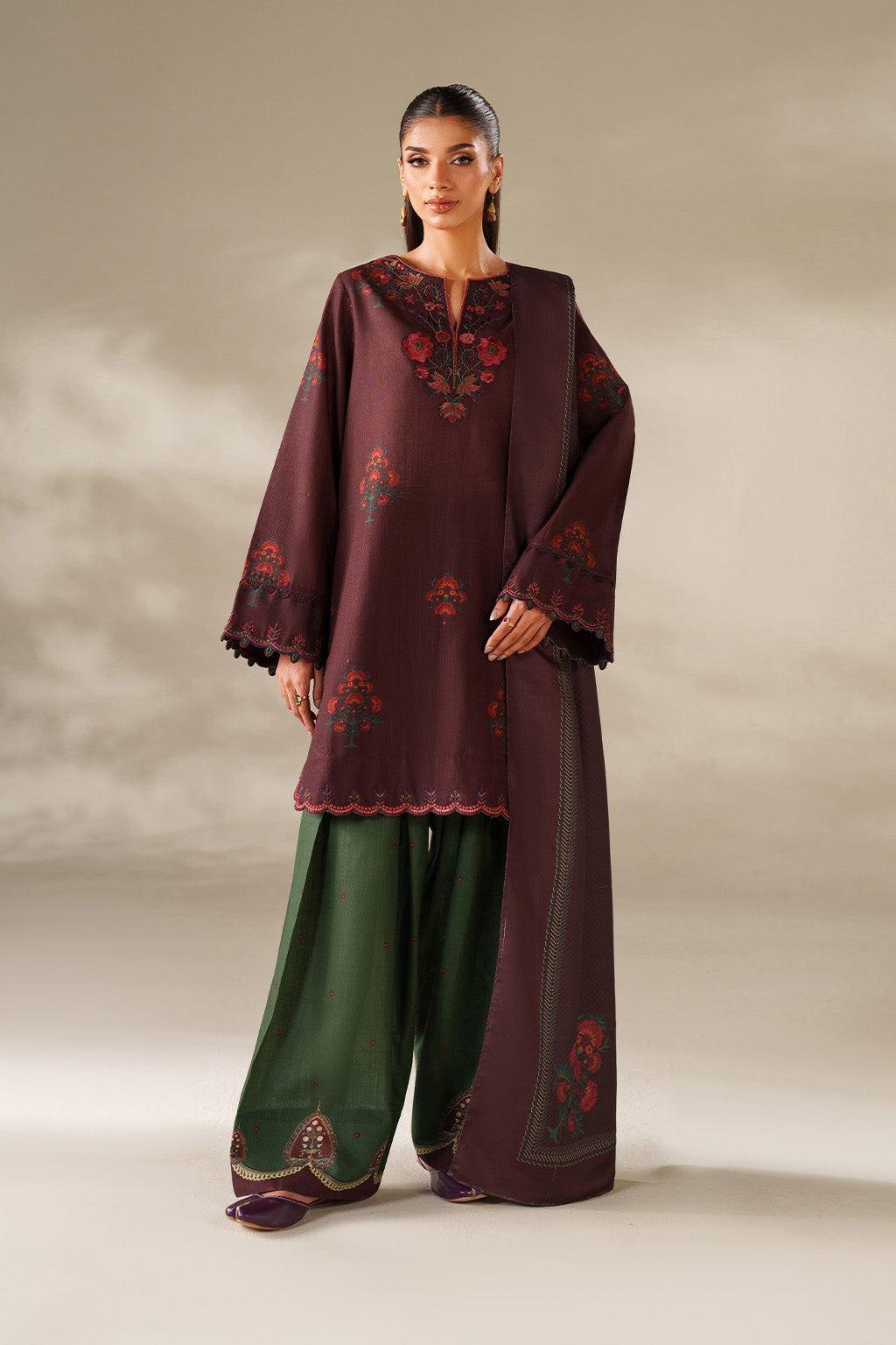 UE-562  Printed Khaddar - Iznik Main image