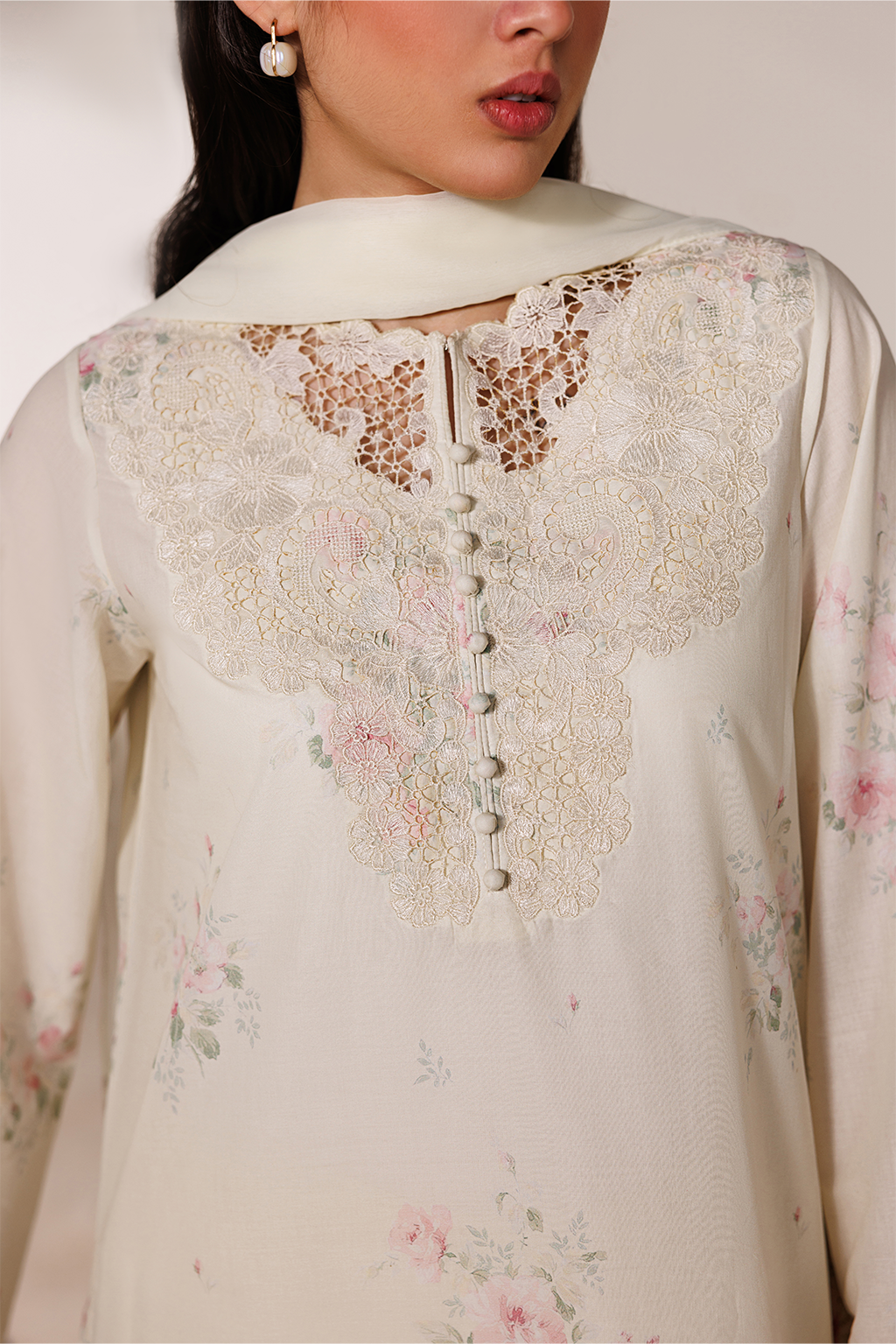 UE-632  Printed Lawn