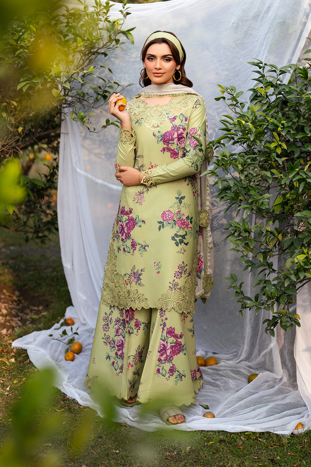 UE-395 Printed Lawn - Iznik