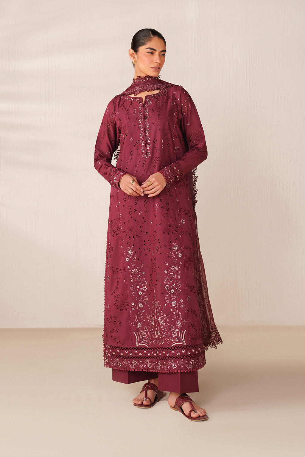 UE-609 Embroidered Lawn