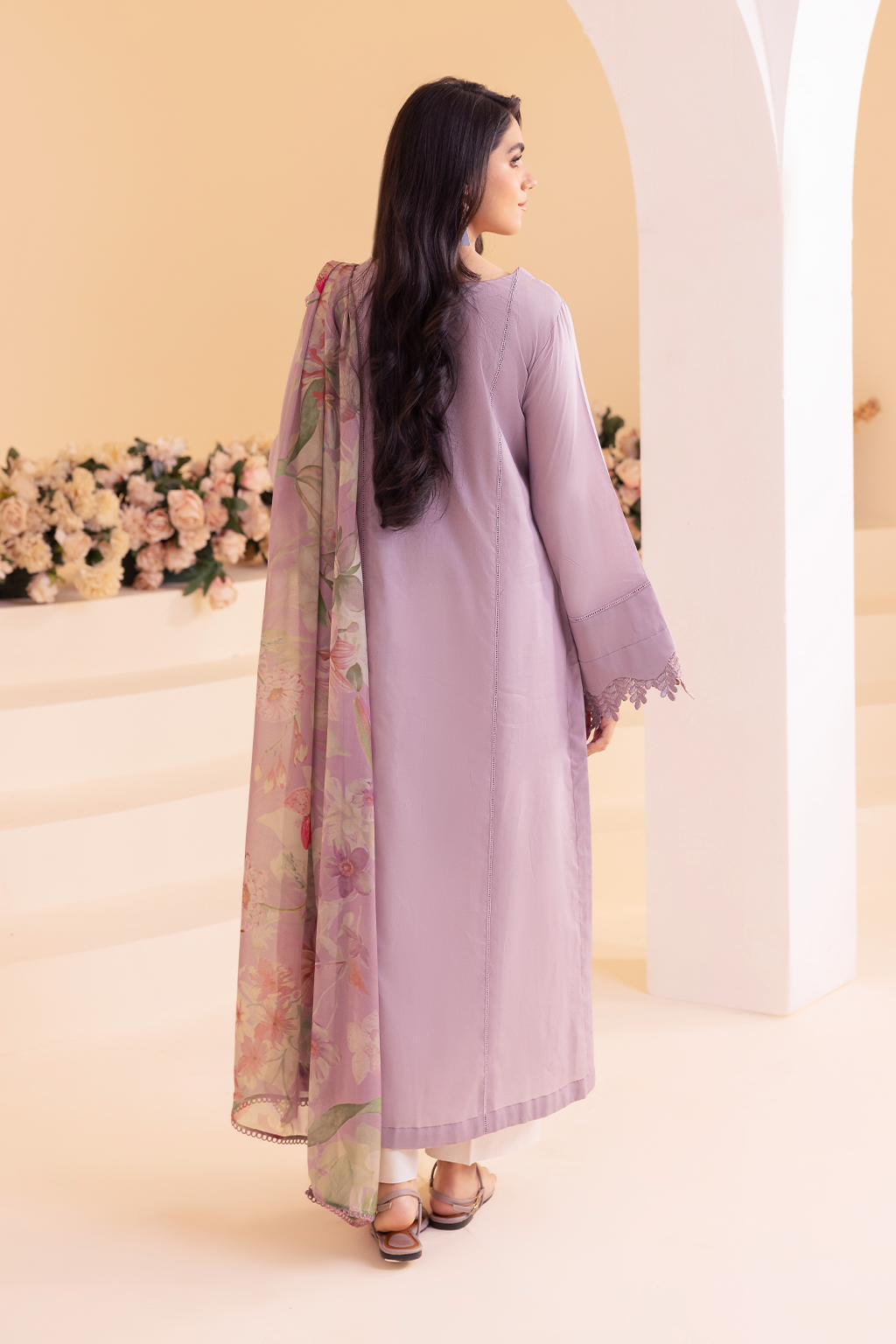 UE-254 Embroidered Lawn - Iznik