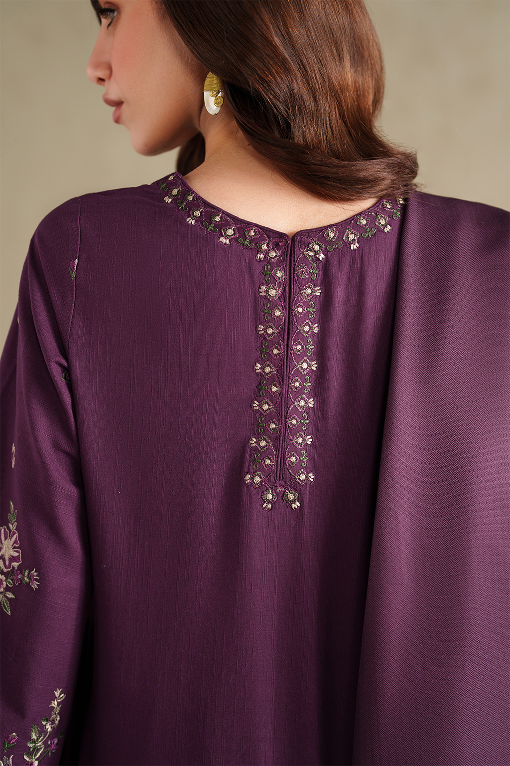 UE-576 Embroidered Khaddar - Iznik
