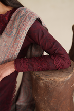 UE-590  Printed Khaddar - Iznik