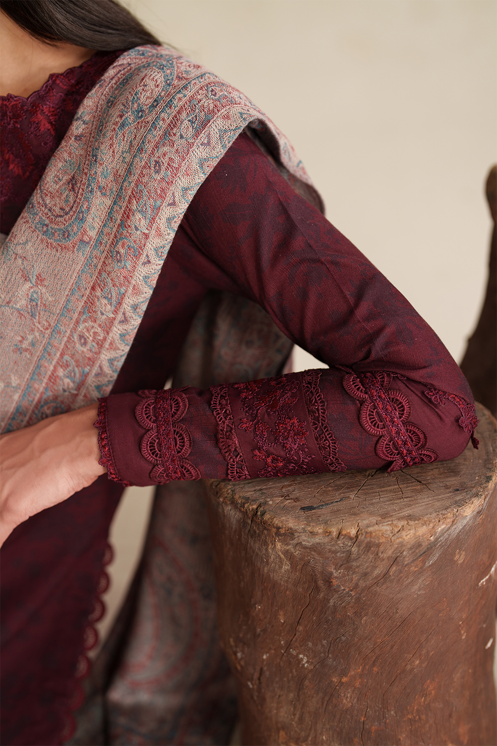 UE-590  Printed Khaddar - Iznik