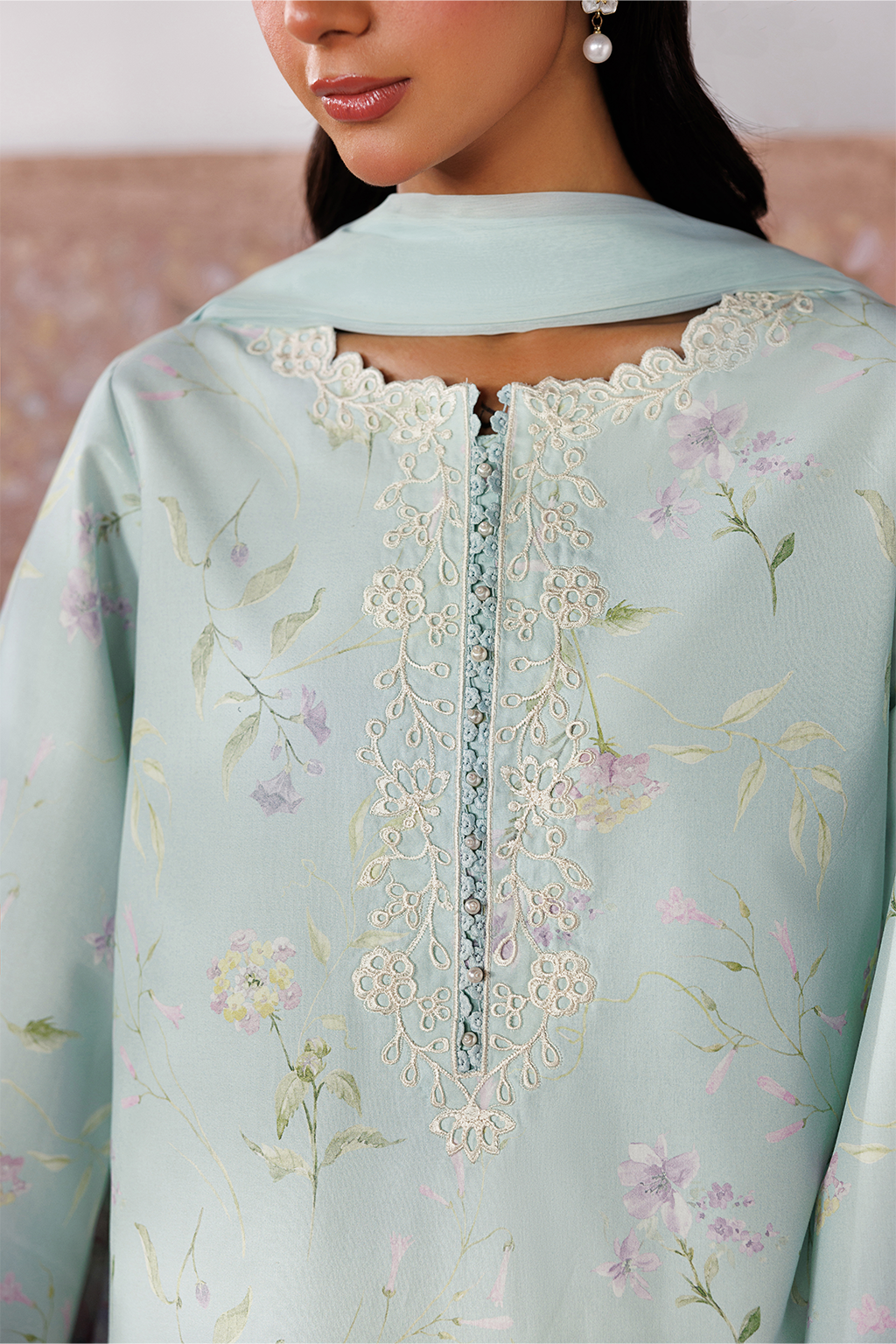 UE-705 Printed Lawn