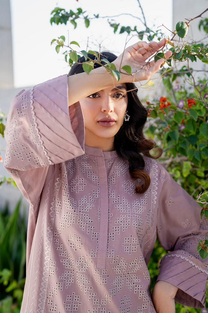 IP-268 Embroidered Lawn - Iznik