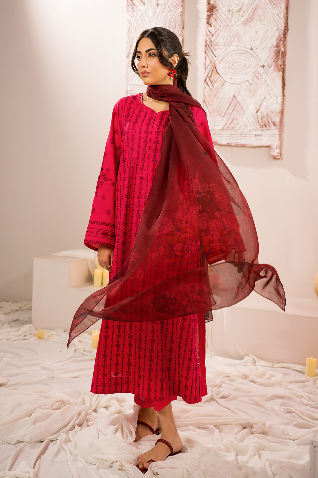 UE-203 Embroidered Lawn - Iznik