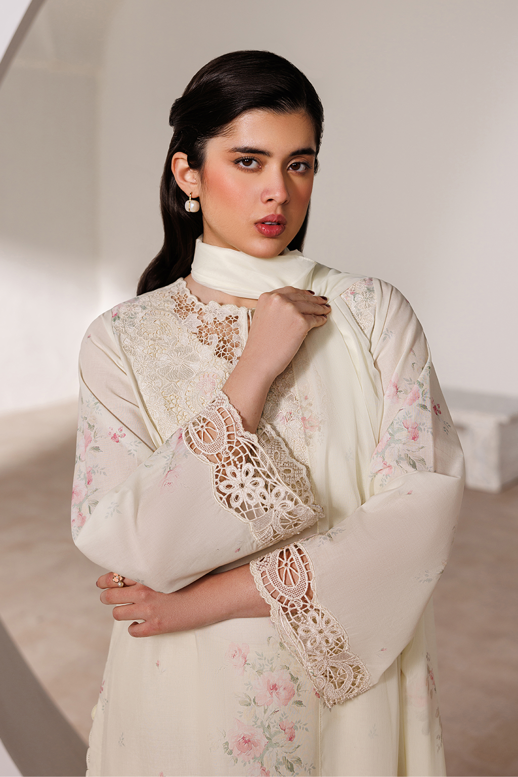 UE-632  Printed Lawn