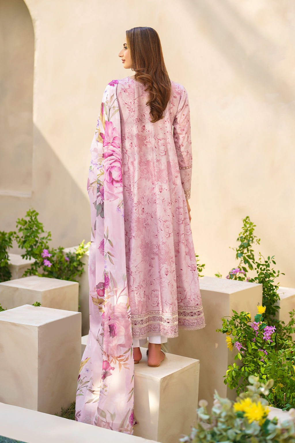 SFL-06 Embroidered Lawn - Iznik