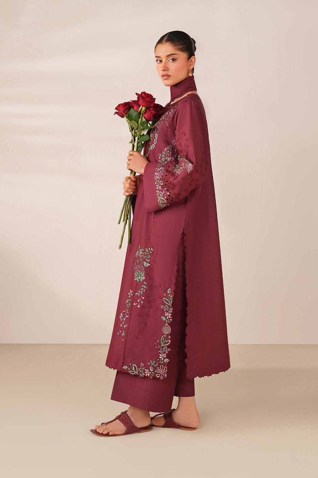 UE-610 Embroidered Lawn