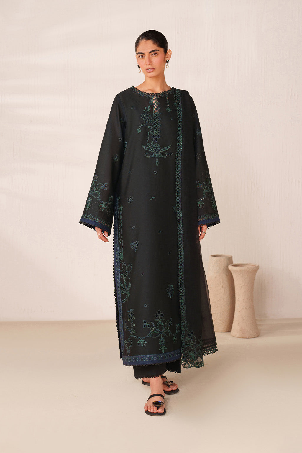 UE-628 Embroidered  Lawn - Iznik