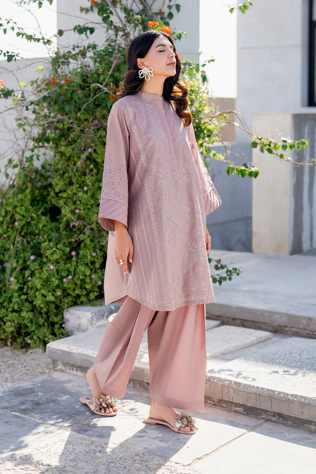 IP-268 Embroidered Lawn - Iznik