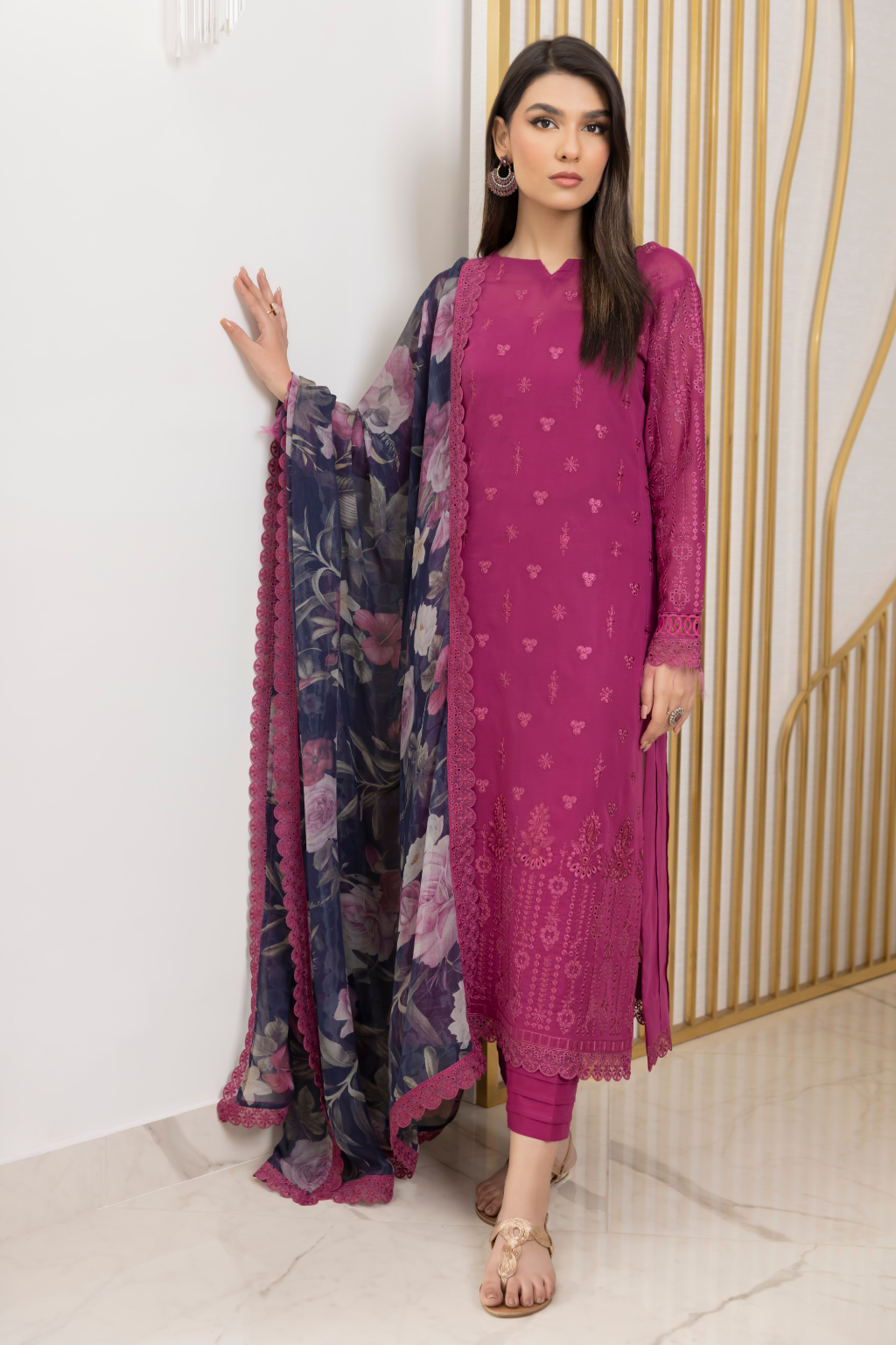 UE-105 Charm Pink - Iznik