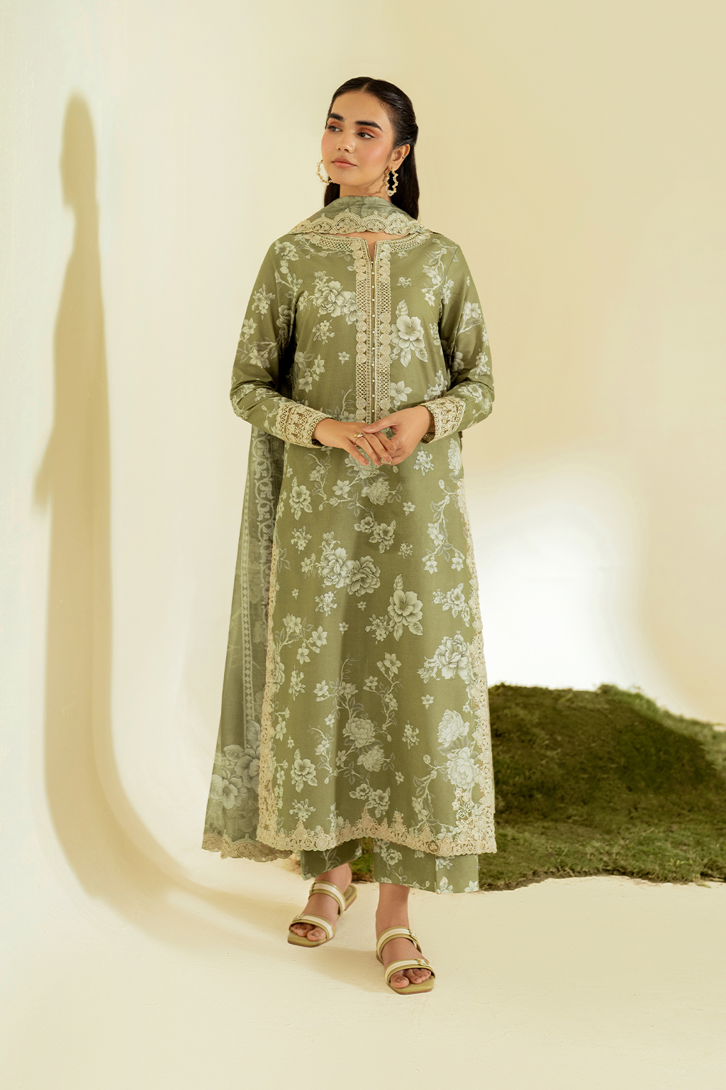 UE-454  Printed Lawn - Iznik