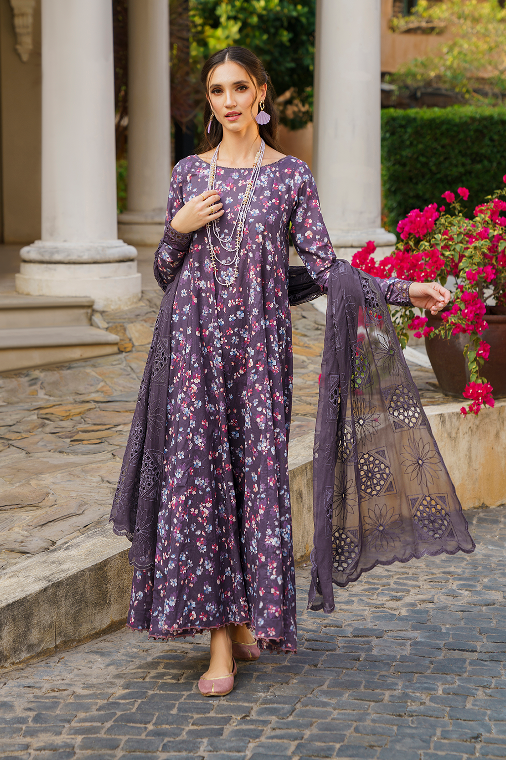 UE-223 Printed Lawn - Iznik
