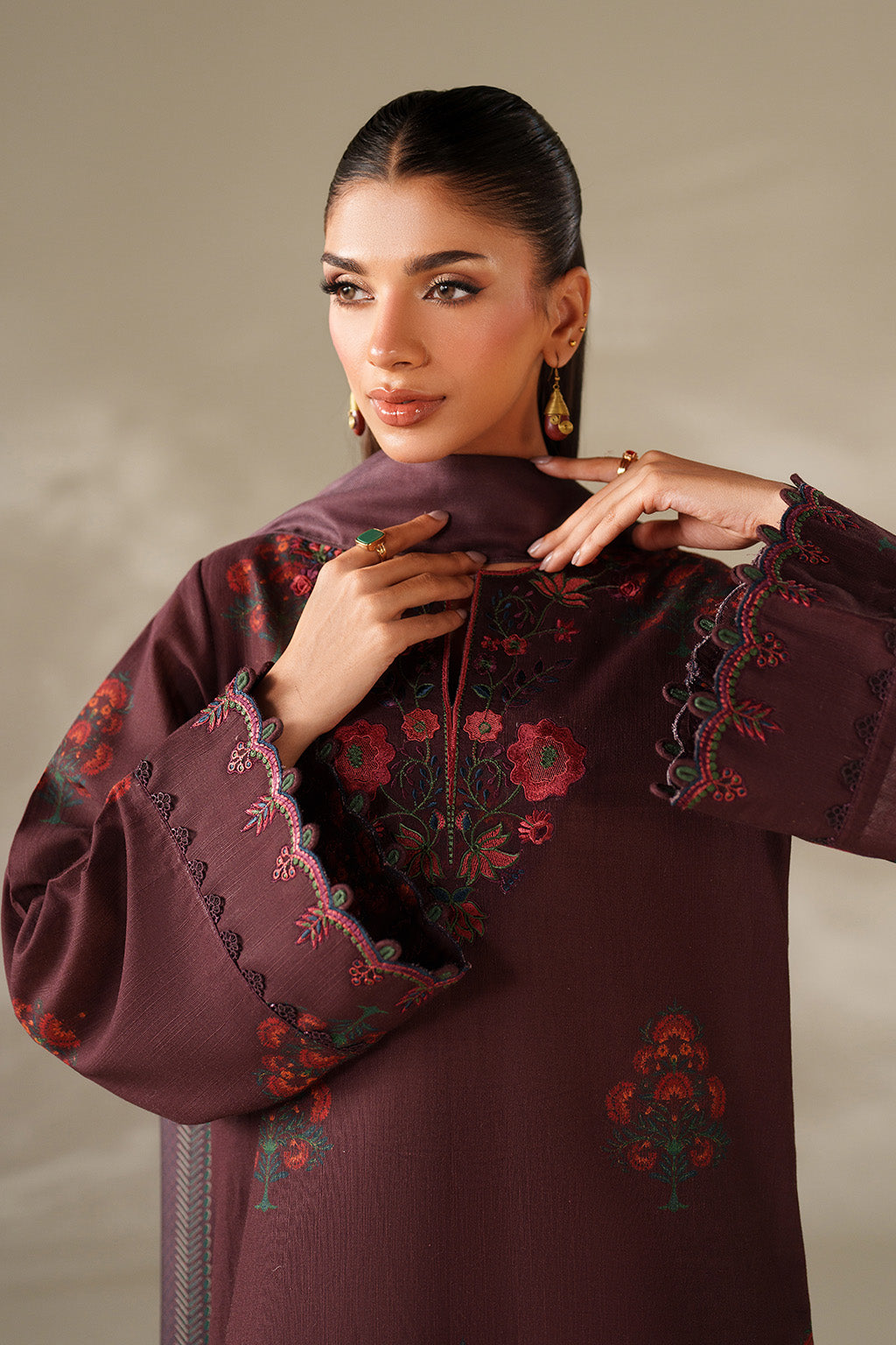 UE-562  Printed Khaddar - Iznik
